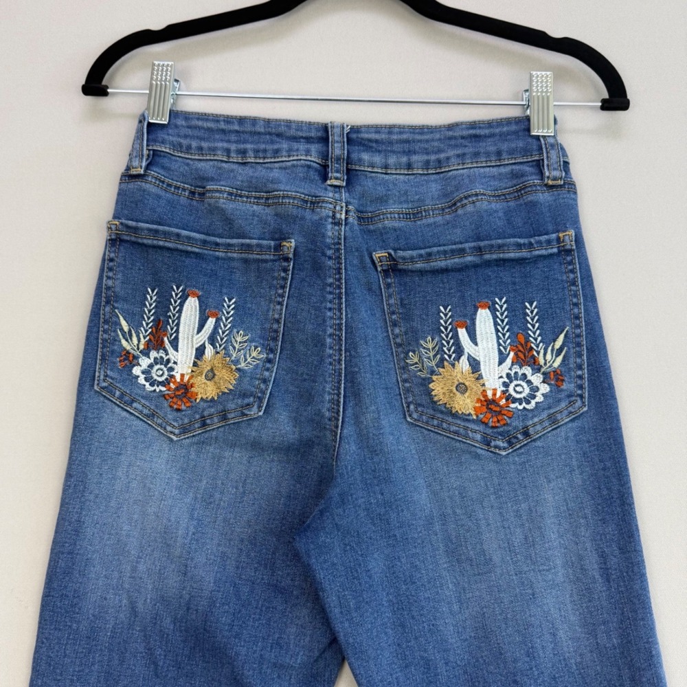 Ashley Mason Premium Embroidered Flare Jeans Western Cowgirl Cactus Flowers 5/27